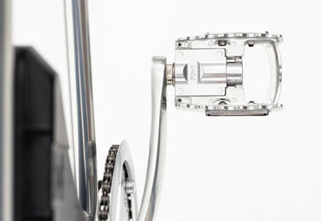 Foldable pedals with grip